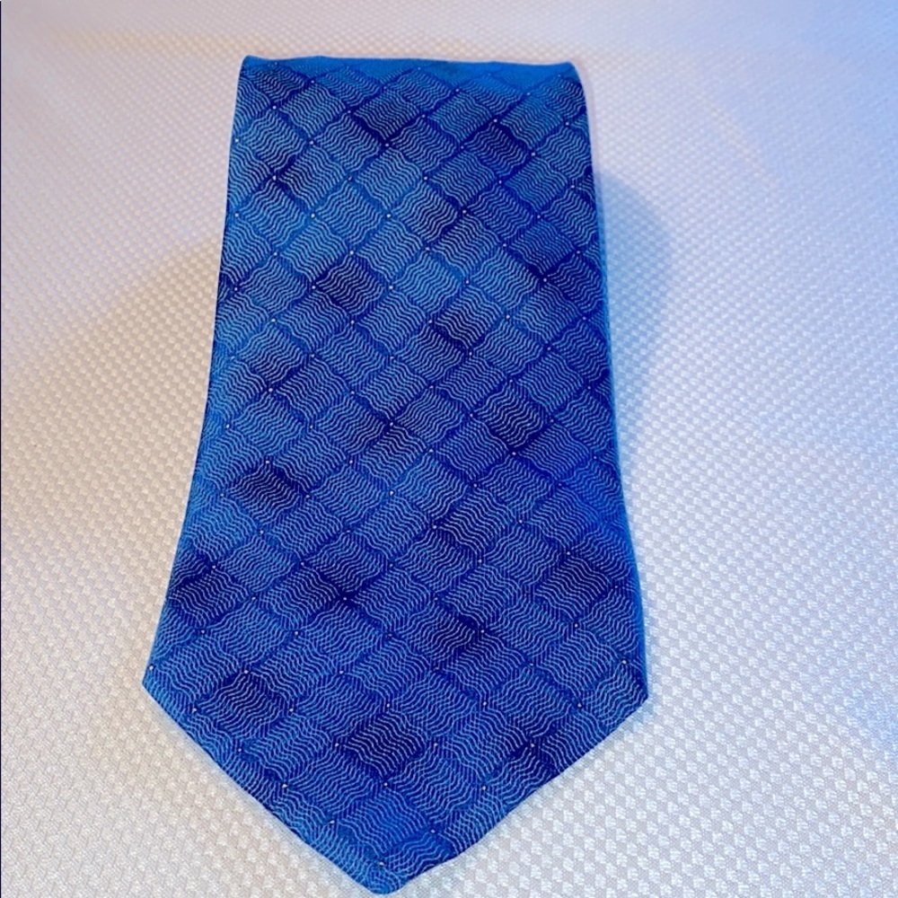 Bacardi Limón Blue Silk Mens Tie With Wavy Pattern & Subtle Dots